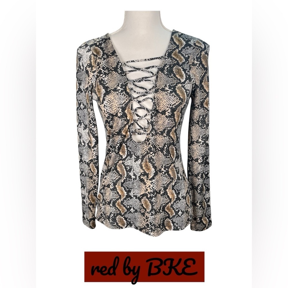 Red by BKE | Snake Print Top